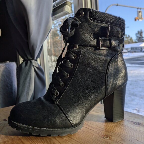 Reitman Winter Heels (Women's 9) - Picture 2 of 6